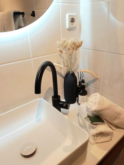 Schicke & Zentrale Altbauwohnung Leipzig Exteriör bild
